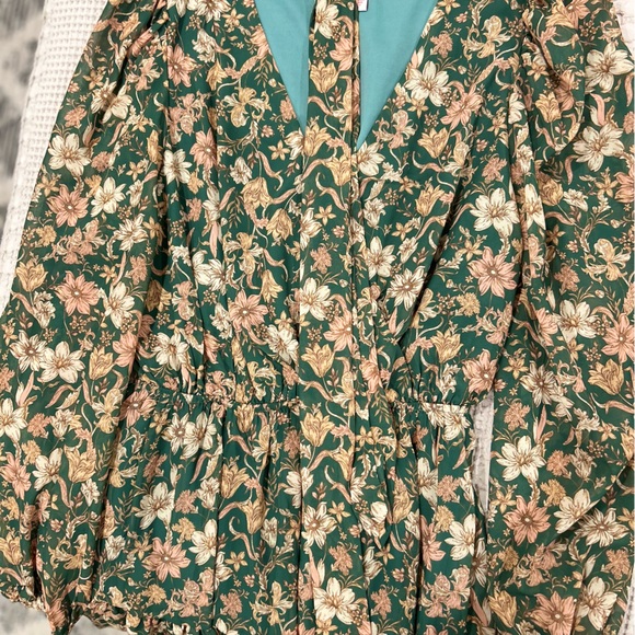 Green floral mini dress - Picture 7 of 8